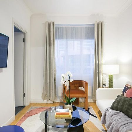 לונדון Perfectly Located 1 Bed Apartment Above Tube Station מראה חיצוני תמונה