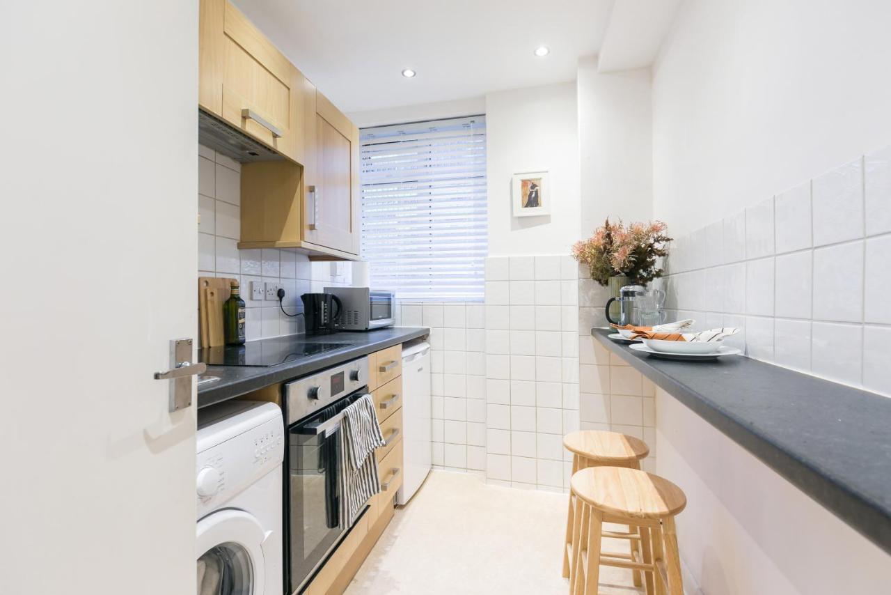 לונדון Perfectly Located 1 Bed Apartment Above Tube Station מראה חיצוני תמונה
